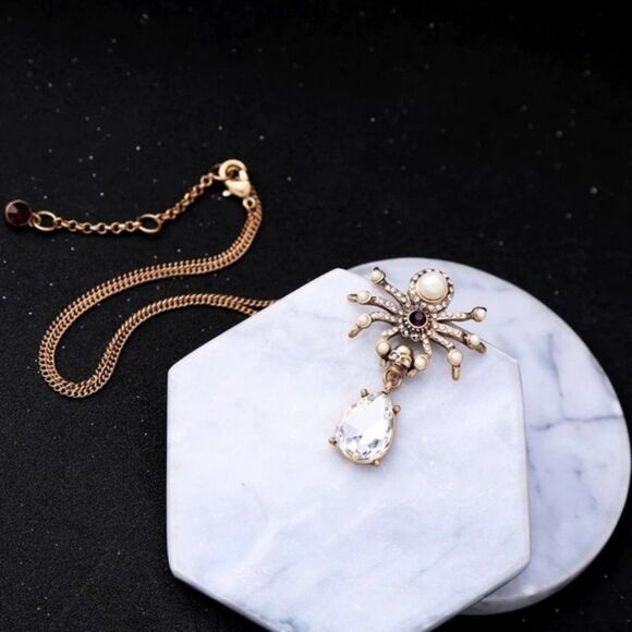 Spider Skull Crystal Pearl Gold Pendant Necklace - Picture 6 of 6